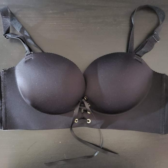 Brassières comme neuve ,la blanche a encore l étiquette - Picture 2 of 2